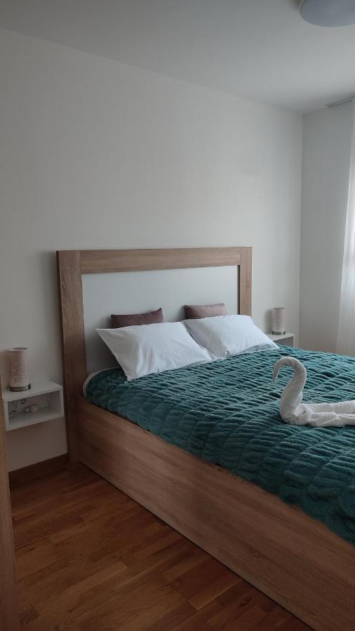 Apartmani Stari Aerodrom Podgorica Exterior foto