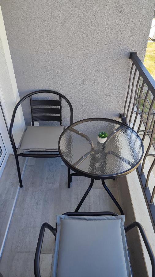Apartmani Stari Aerodrom Podgorica Exterior foto
